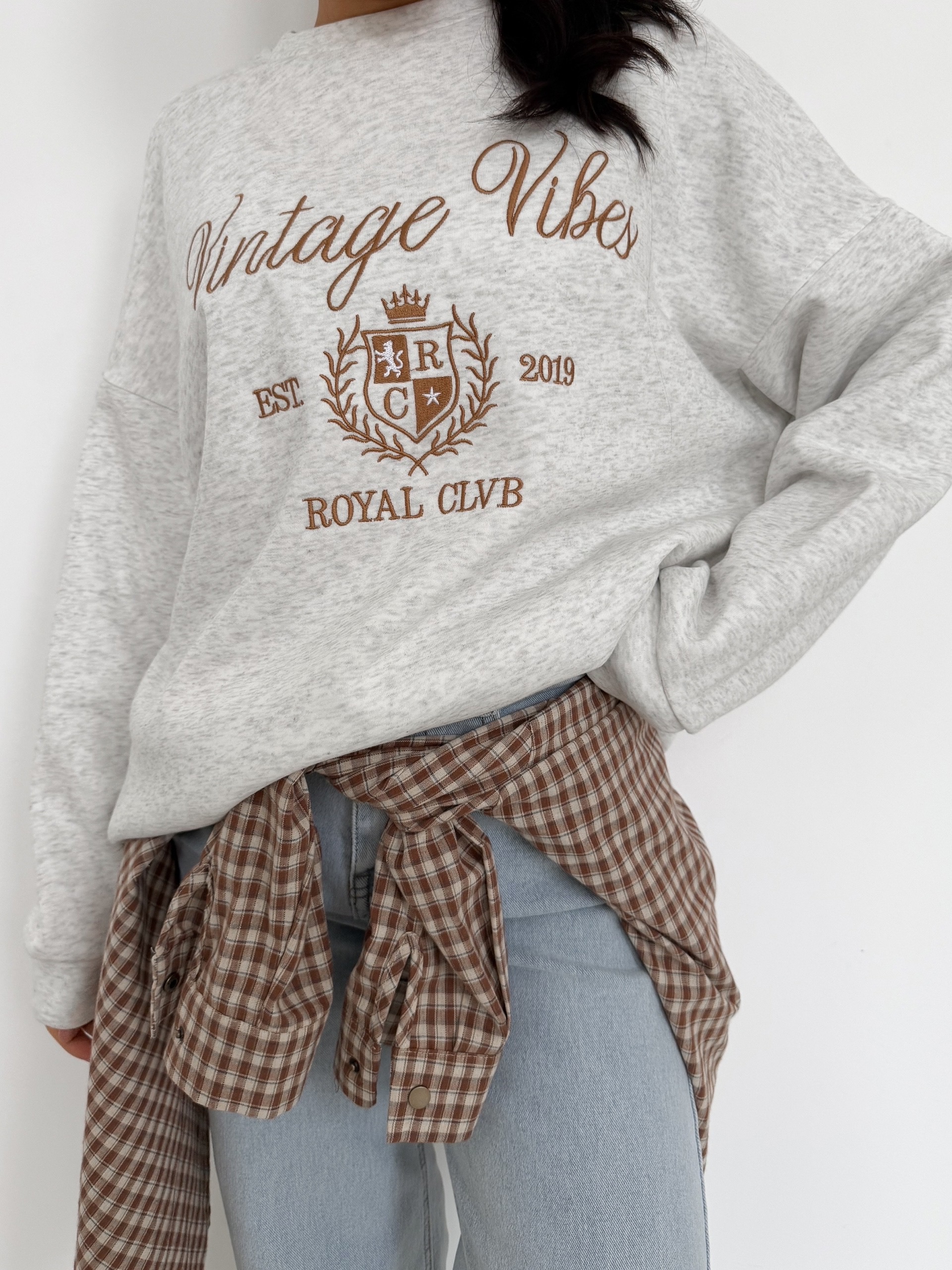 Свитшот W 9344 Vintage Vibes удлиненный