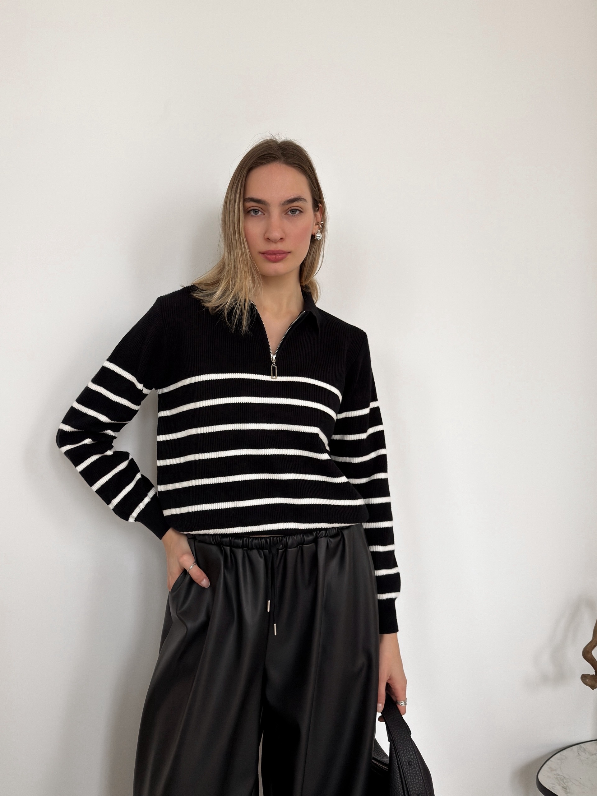 Джемпер S2172 ворот на замке полоска