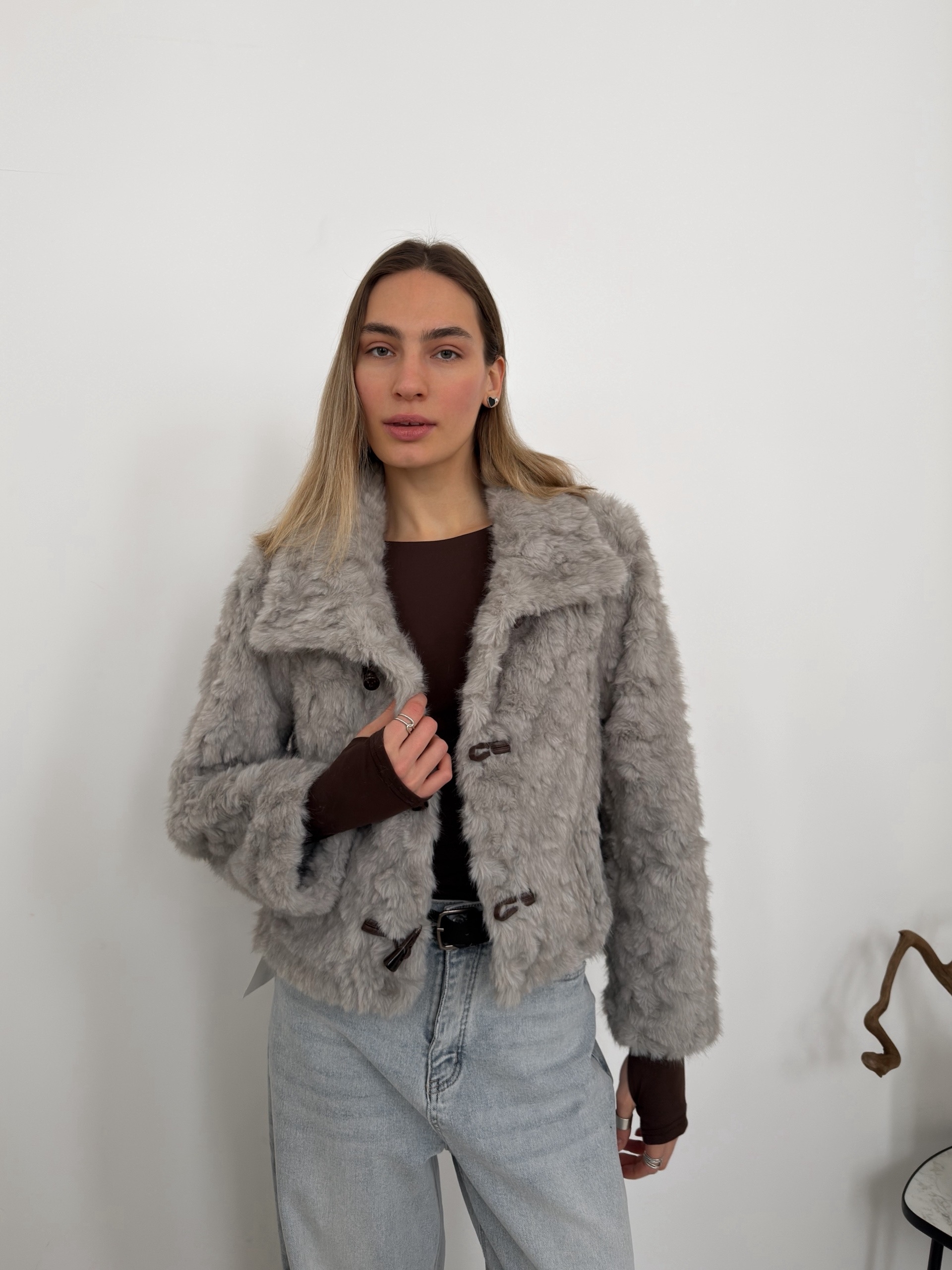 шубка Morethan 1230 короткая большие пуговки